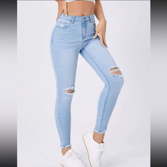 SHEIN Essnce Ripped Raw Cut Skinny Light Blue Distressed Women's Jeans Size 4 - Picture 1 of 7